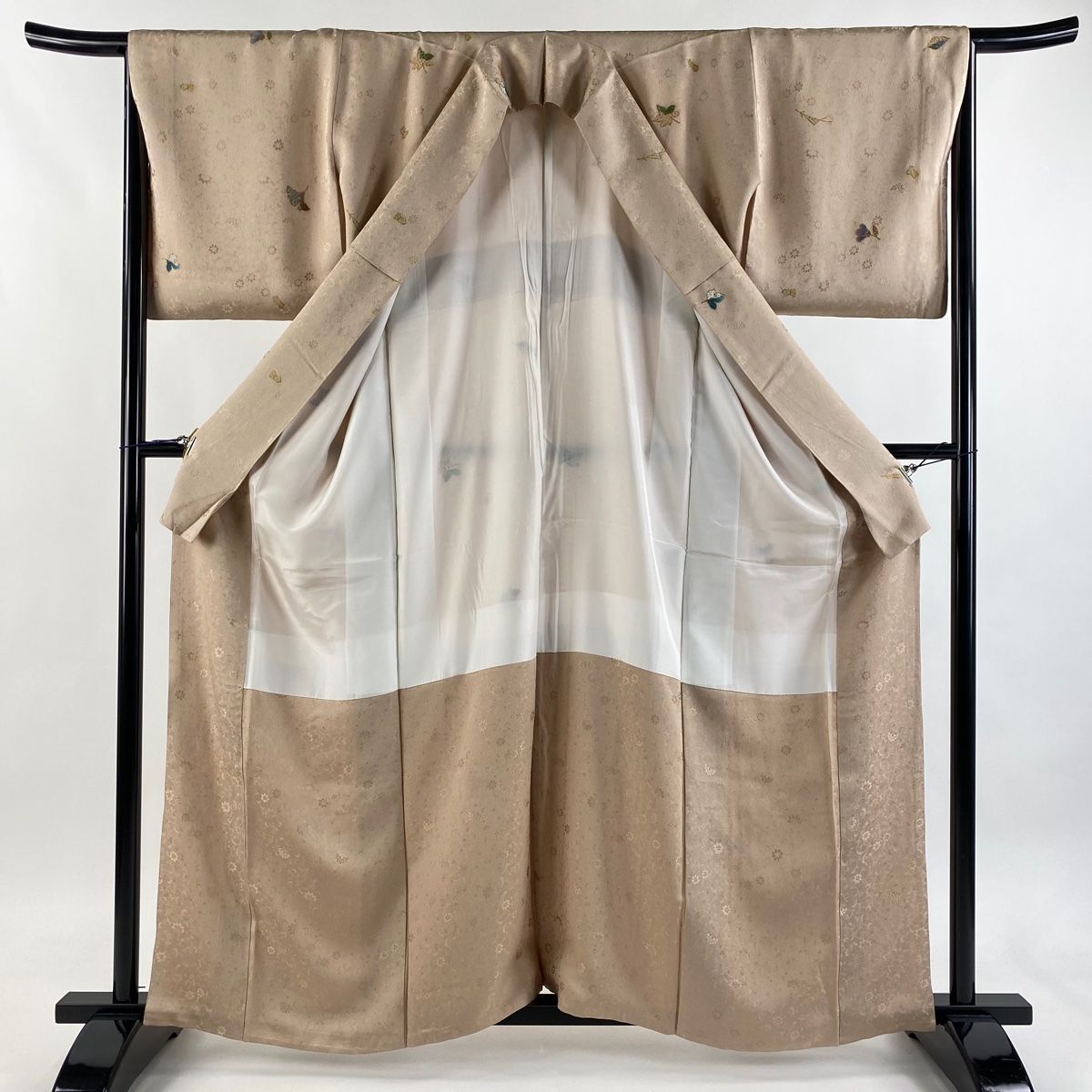  小紋 身丈161 5 cm 裄丈65 M 袷 銀杏 松葉 金糸 刺繍 ベージュ 正絹 秀品 一つ紋 小紋 着物