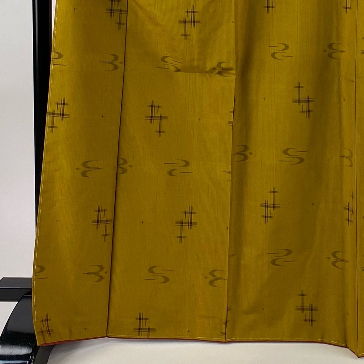 紬 身丈168 cm 裄丈69 L 袷 流水 井桁絣 山吹茶色 正絹 秀品