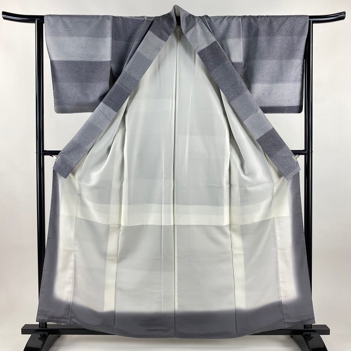  小紋 身丈160 5 cm 裄丈63 S 袷 紬地 段縞 葉柄 灰色 正絹 小紋 着物