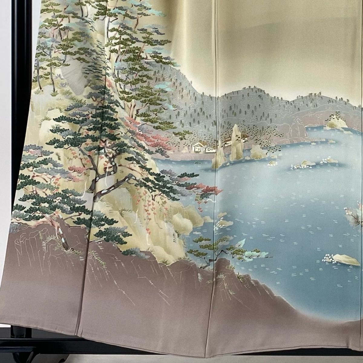色留袖 身丈158 cm 裄丈62 5 S 袷 柿本市郎 落款 風景 松 ぼかし 染め分け 薄茶色 正絹 一つ紋
