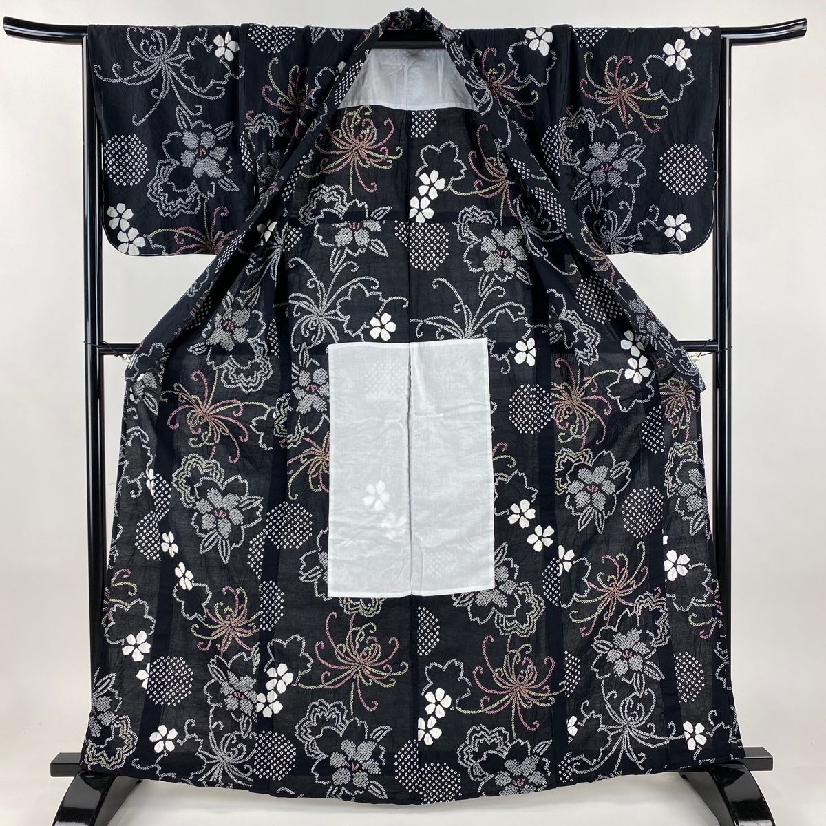 美品】 浴衣 身丈164cm 裄丈66cm M 絞り浴衣 桜 菊 黒 綿 名品 【中古