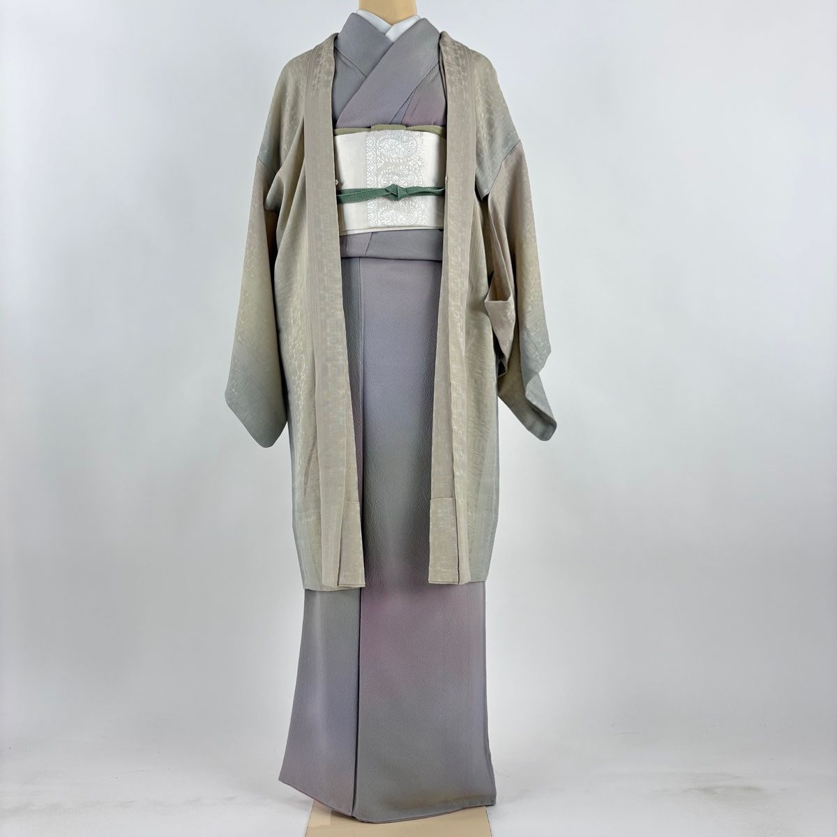 羽織 身丈98 5 cm 裄丈65 M 証紙 地紋 吊り染ボカシ 灰茶 正絹