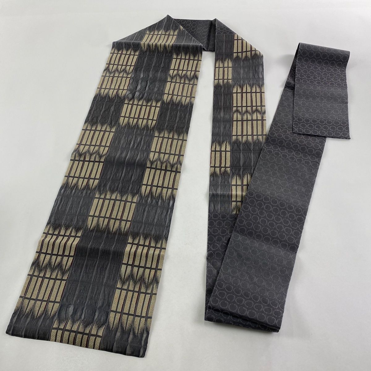  名古屋帯 秀品 格子 幾何学模様 灰色 正絹 名古屋帯 帯
