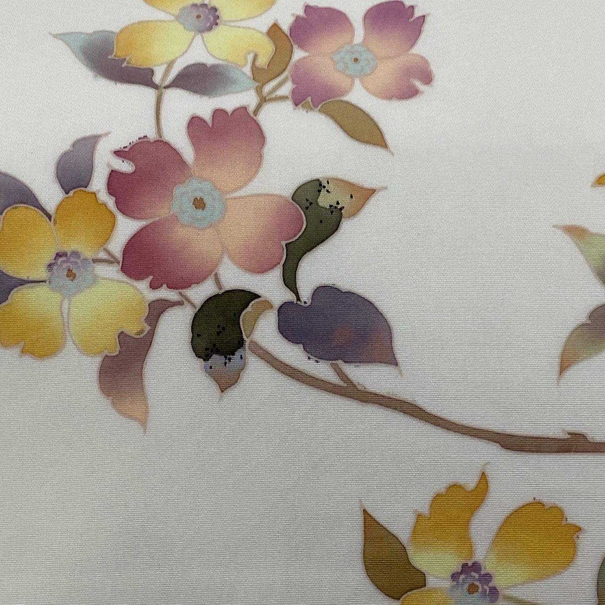 名古屋帯 秀品 落款 枝花 ぼかし 灰白 正絹