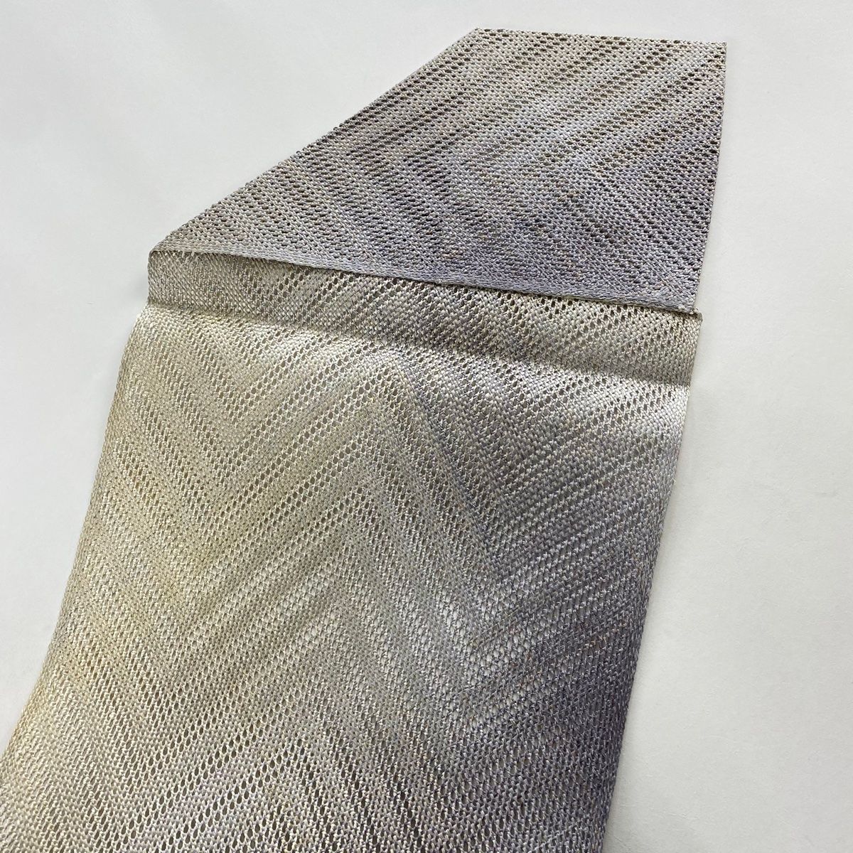  名古屋帯 秀品 松葉仕立て 八寸名古屋帯 幾何学模様 銀通し ぼかし 灰紫 正絹 名古屋帯 帯