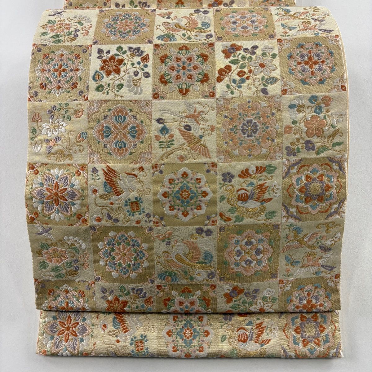 袋帯 落款 本家加納 華文 市松 金糸 箔 ベージュ 六通 正絹