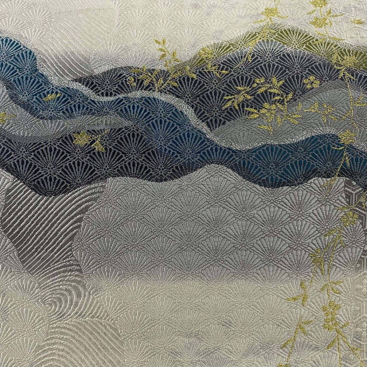 袋帯 草花 道長取り 金糸 箔 灰白 六通 正絹