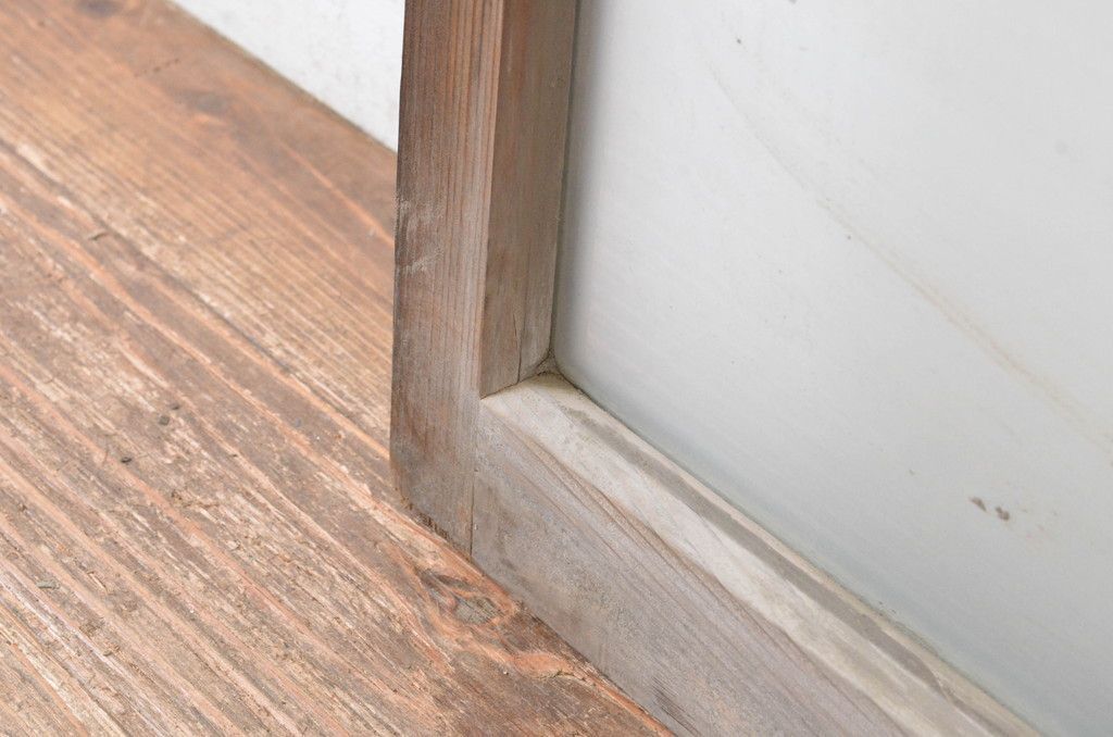 横桟ガラス窓1枚