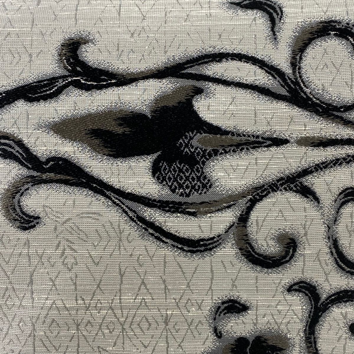 袋帯 絹真綿手紡 花枝唐草文 灰色 六通 正絹