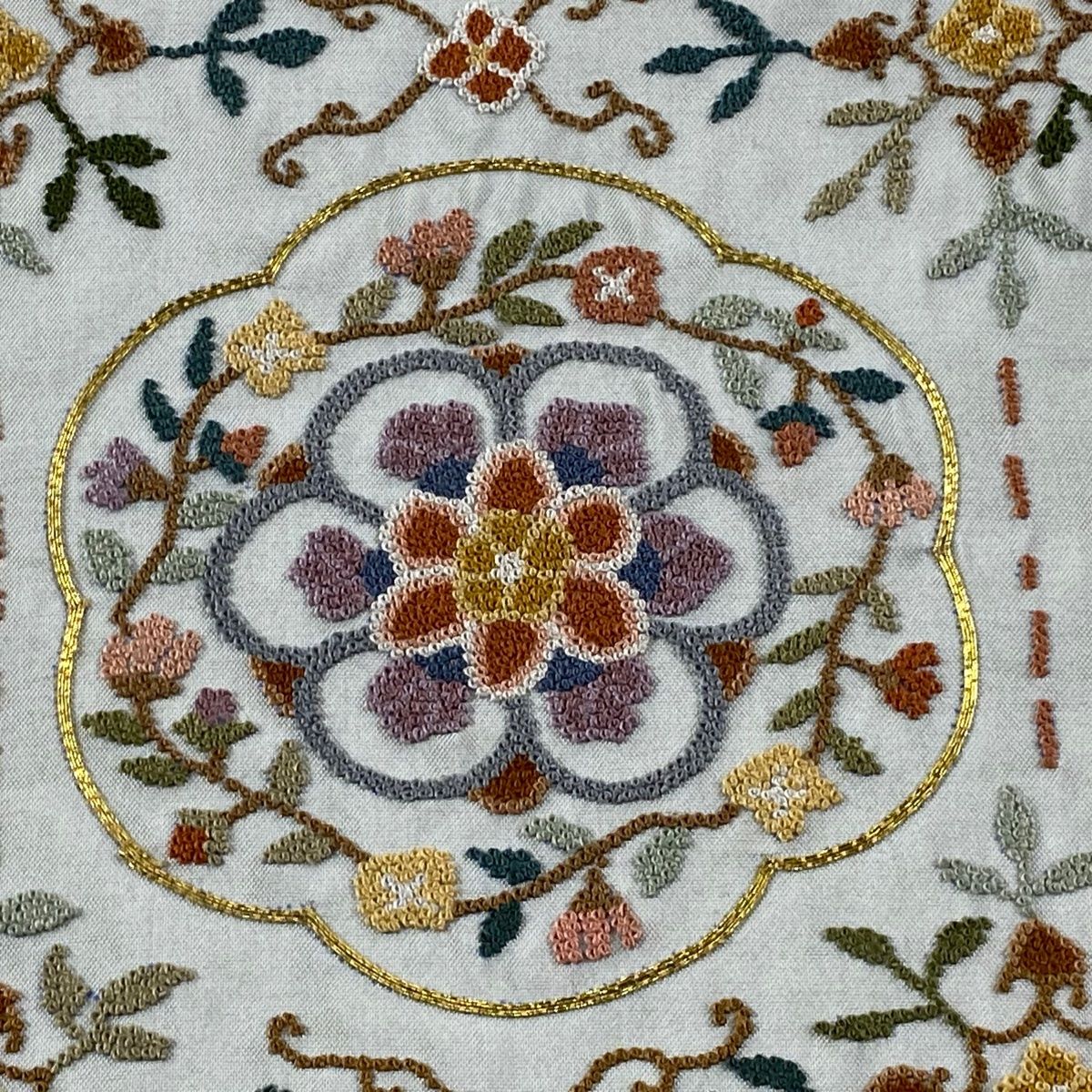 袋帯 華文 草花 金糸 相良刺繍 薄緑 六通 正絹