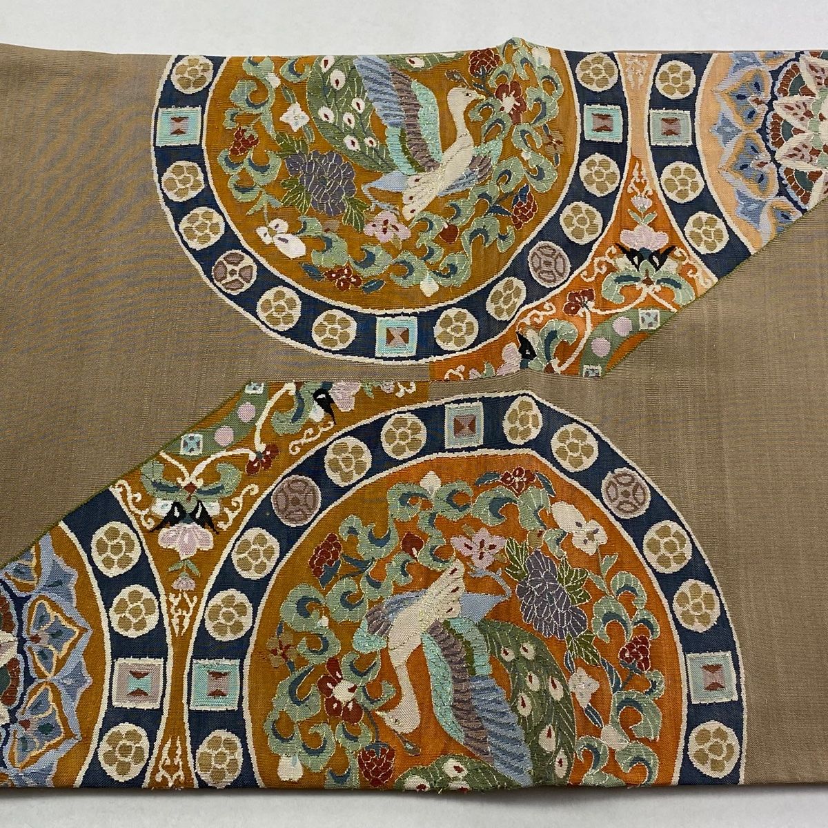  袋帯 孔雀 草花 銀糸 灰茶 お太鼓柄 正絹 袋帯 帯