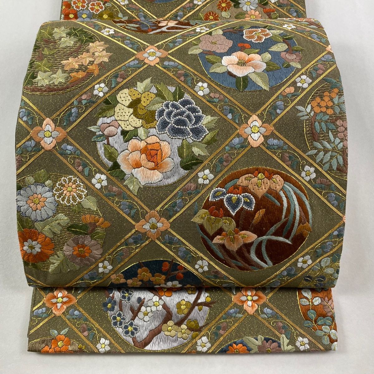 袋帯 格天井 草花 刺繍 金糸 灰緑 六通 正絹