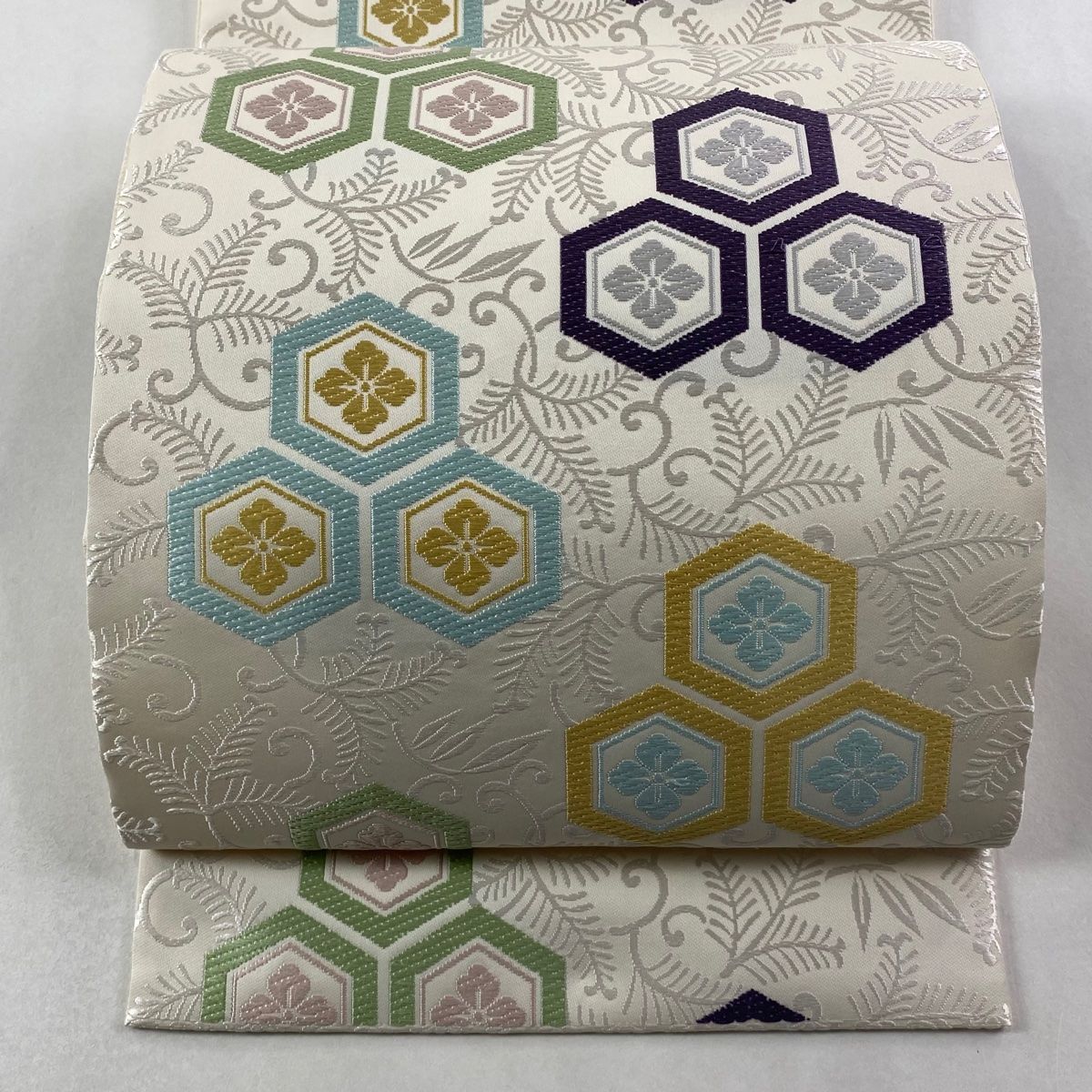 袋帯 亀甲 花 唐織 クリーム 六通 正絹