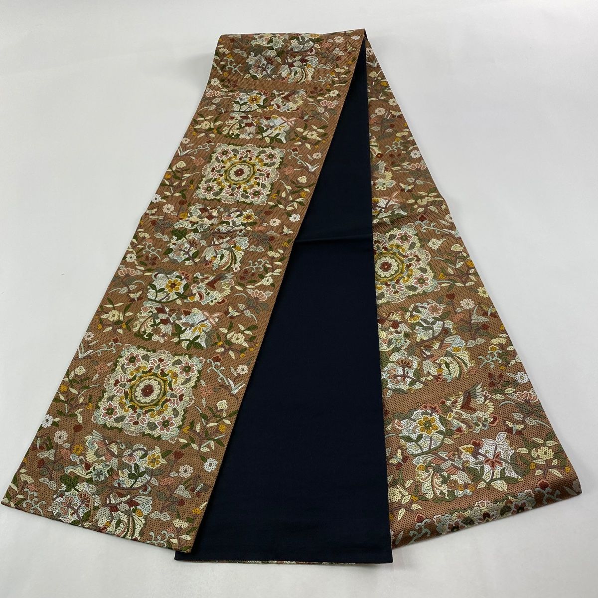 袋帯 逸品 華文 花鳥 金糸 絽刺し 茶色 全通 正絹 【中古】 - メルカリ