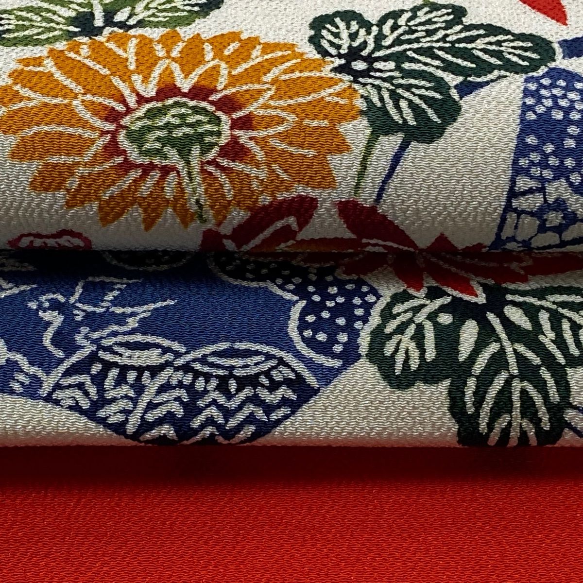 美品】 開き名古屋帯 逸品 栗山吉三郎 落款 扇面 草花 縮緬 クリーム