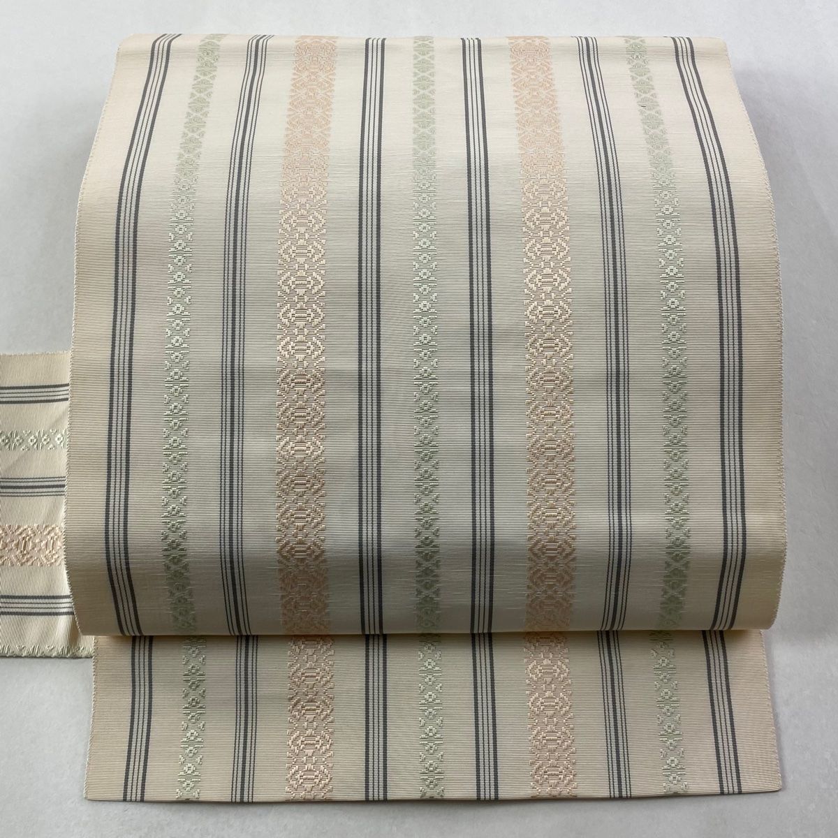 名古屋帯 証紙 縞 独鈷 本場筑前博多織 クリーム 正絹