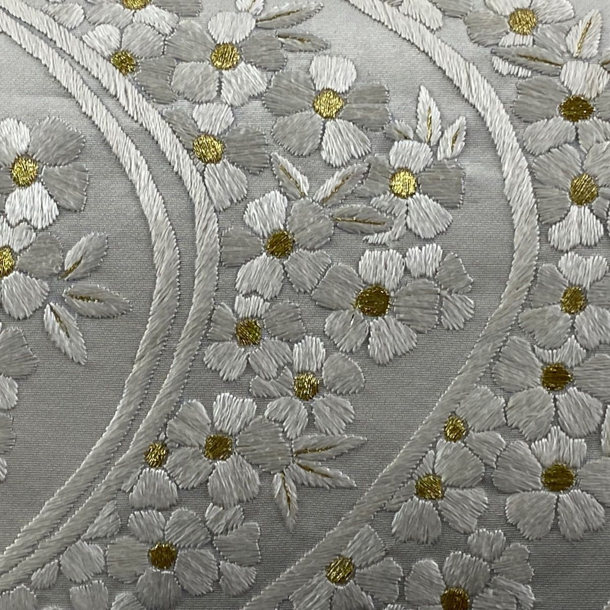 袋帯 やまと 草花 流水 金糸 刺繍 灰色 六通 正絹