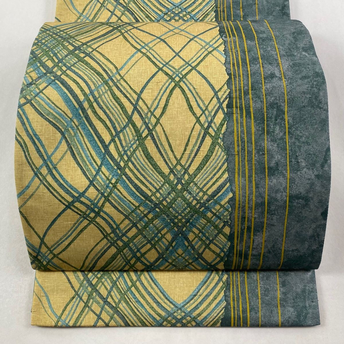 袋帯 落款 牛首紬地 よろけ縞 幾何学 黄土色 全通 正絹