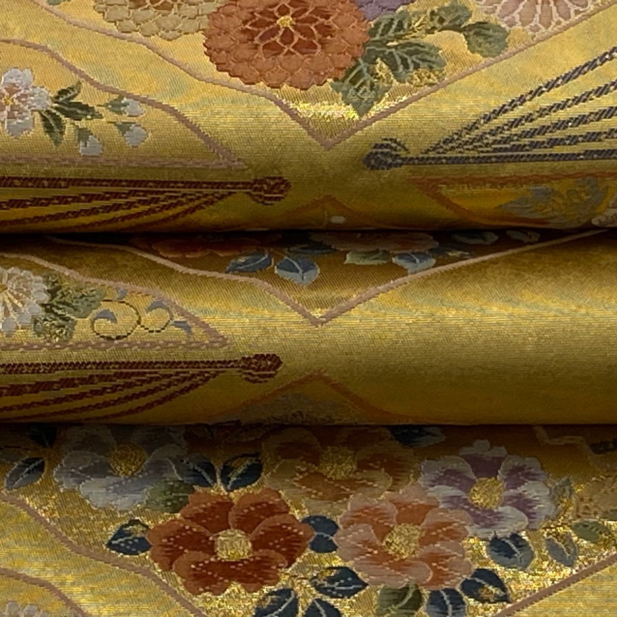美品】 袋帯 逸品 長嶋成織物 落款 瀞金錦 扇 草花 刺繍 金色 六通