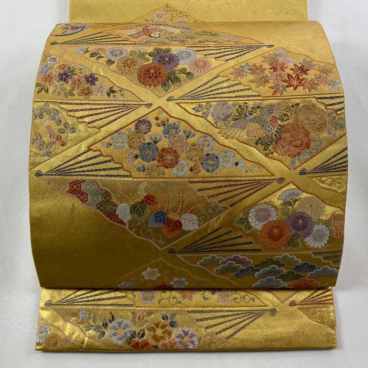 美品】 袋帯 逸品 長嶋成織物 落款 瀞金錦 扇 草花 刺繍 金色 六通