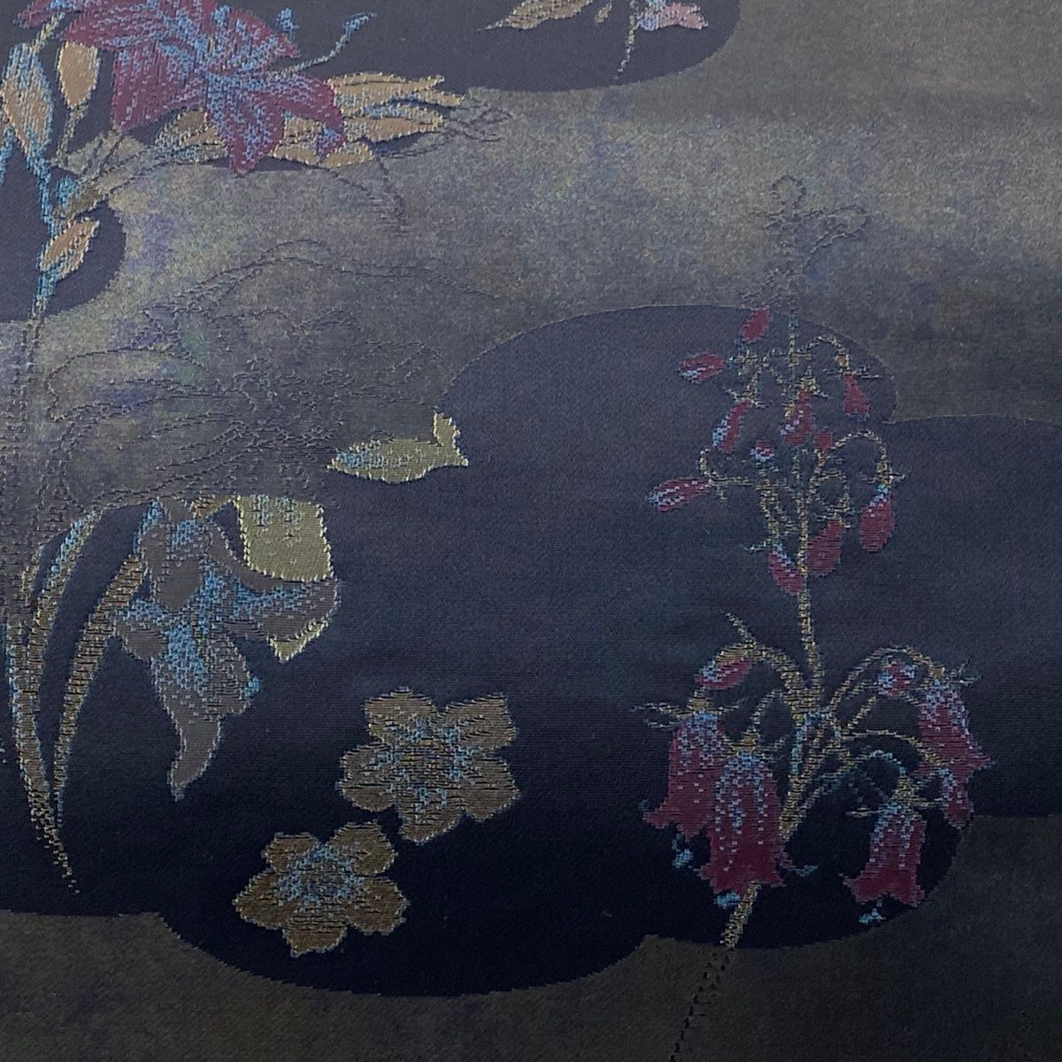 袋帯 大脇一心 落款 雲文 草花 金糸 箔 墨色 六通 正絹