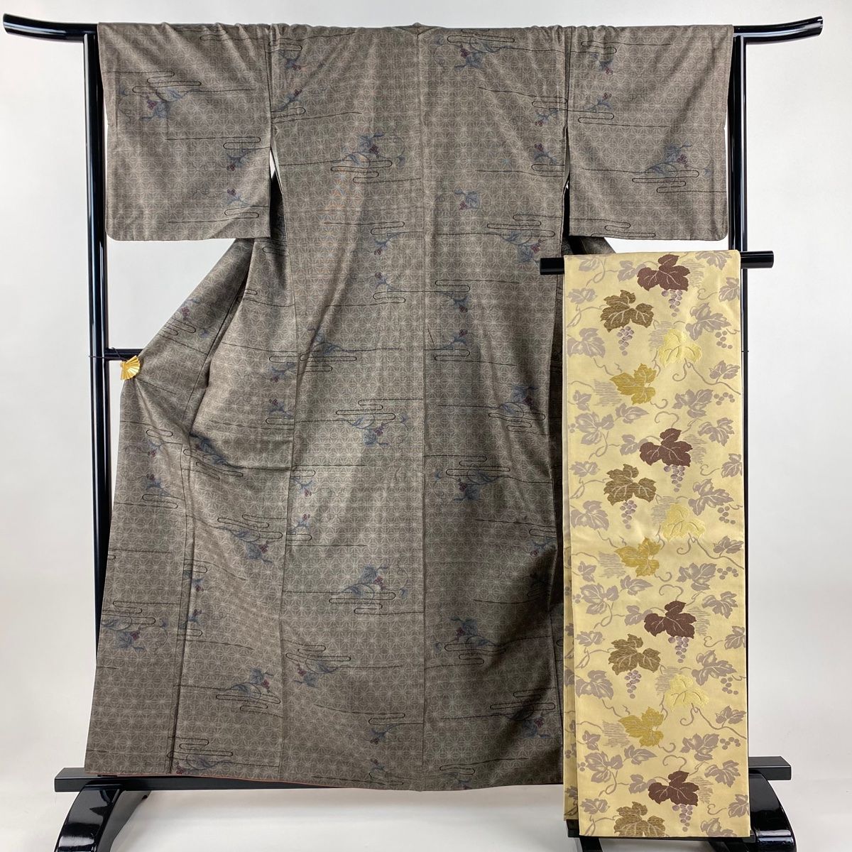 美品】 紬 身丈160.5cm 裄丈65cm M 袷 袋帯セット 葉と実 ヱ霞 焦茶色