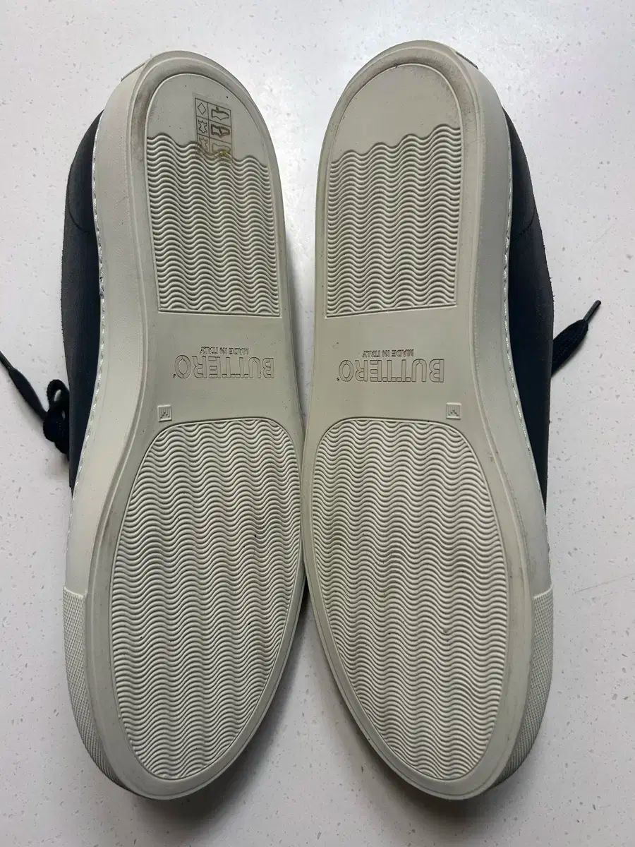 ブッテロ ブラック スニーカー イタリア メイド 40