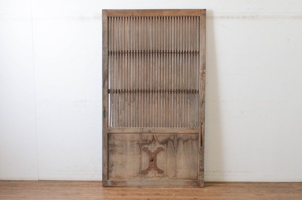 現状販売 格子蔵戸1枚 アンティーク建具 総栗材 格子戸 玄関戸 引き戸 4~7営業日前後で発送 修理加工希望の方3ヶ月程で発送 R-065021