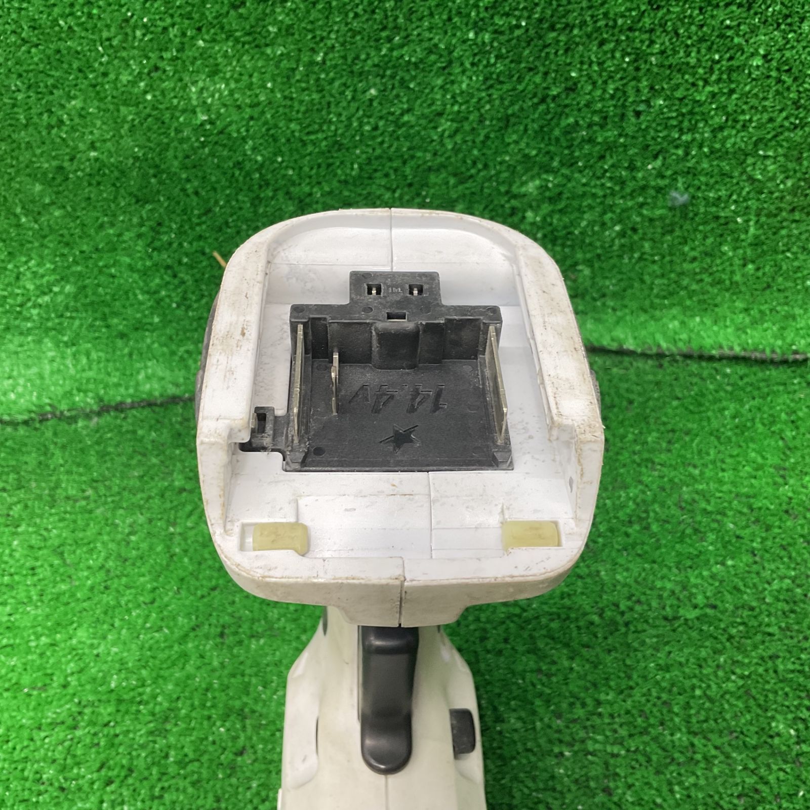 コードレスハンマドリル 白