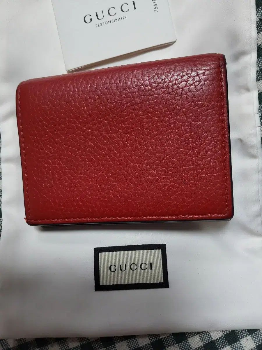 グッチ レッド Blind for Love 節約 二つ折り財布
