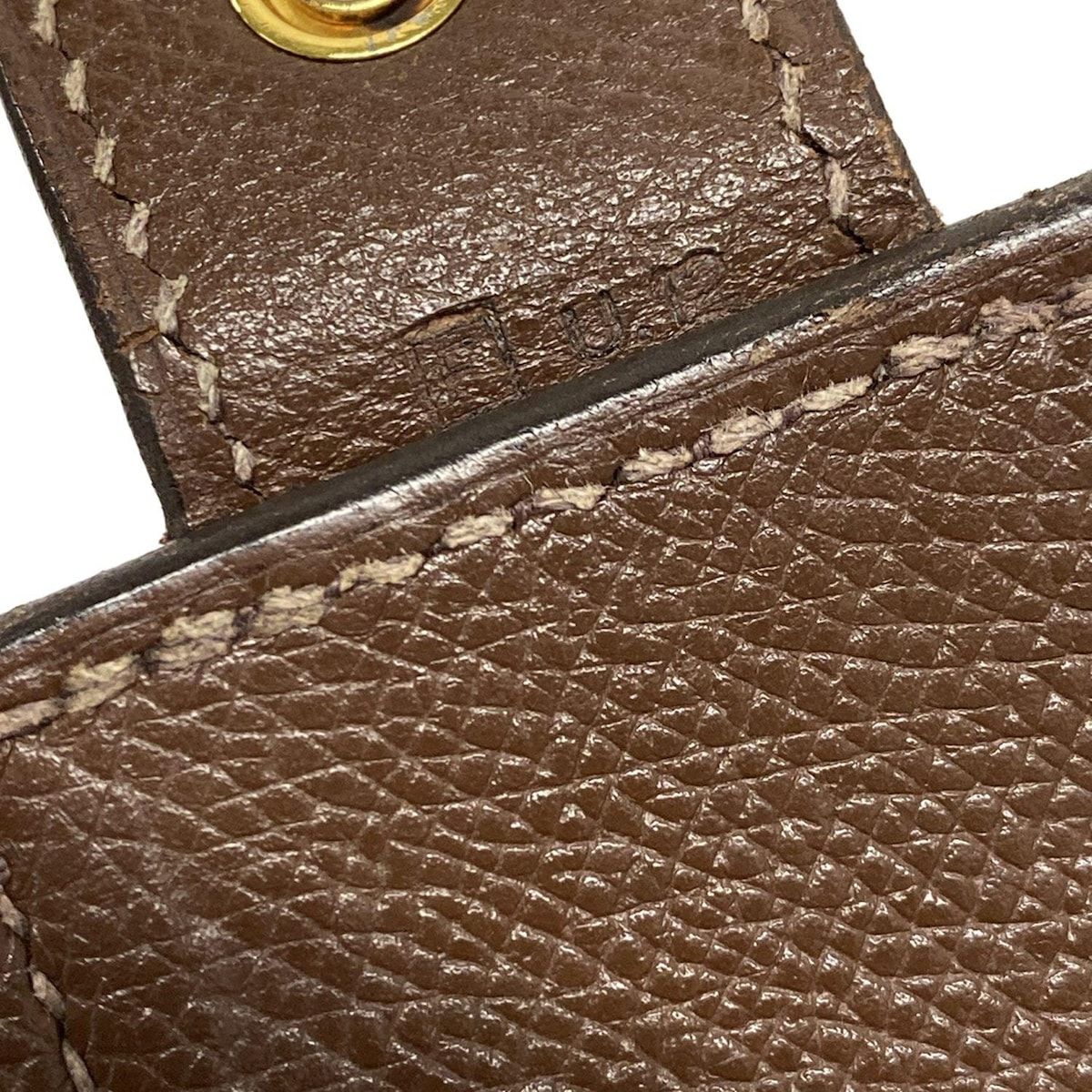 ダークブラウン