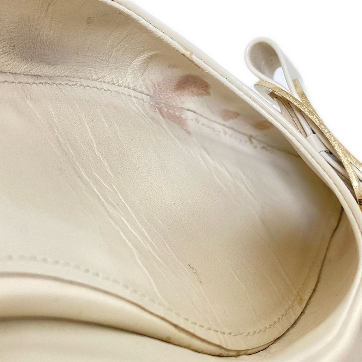  サルバトーレフェラガモ フラットシューズ 6 1 2 レディース - オフホワイト リボン アウトソール張替済 レザー フラットシューズ バレエシューズ パンプス