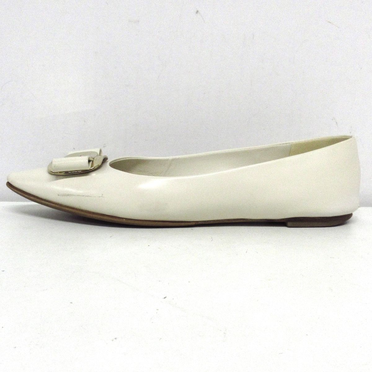 サルバトーレフェラガモ フラットシューズ 6 1 2 レディース オフホワイト リボン アウトソール張替済 レザー