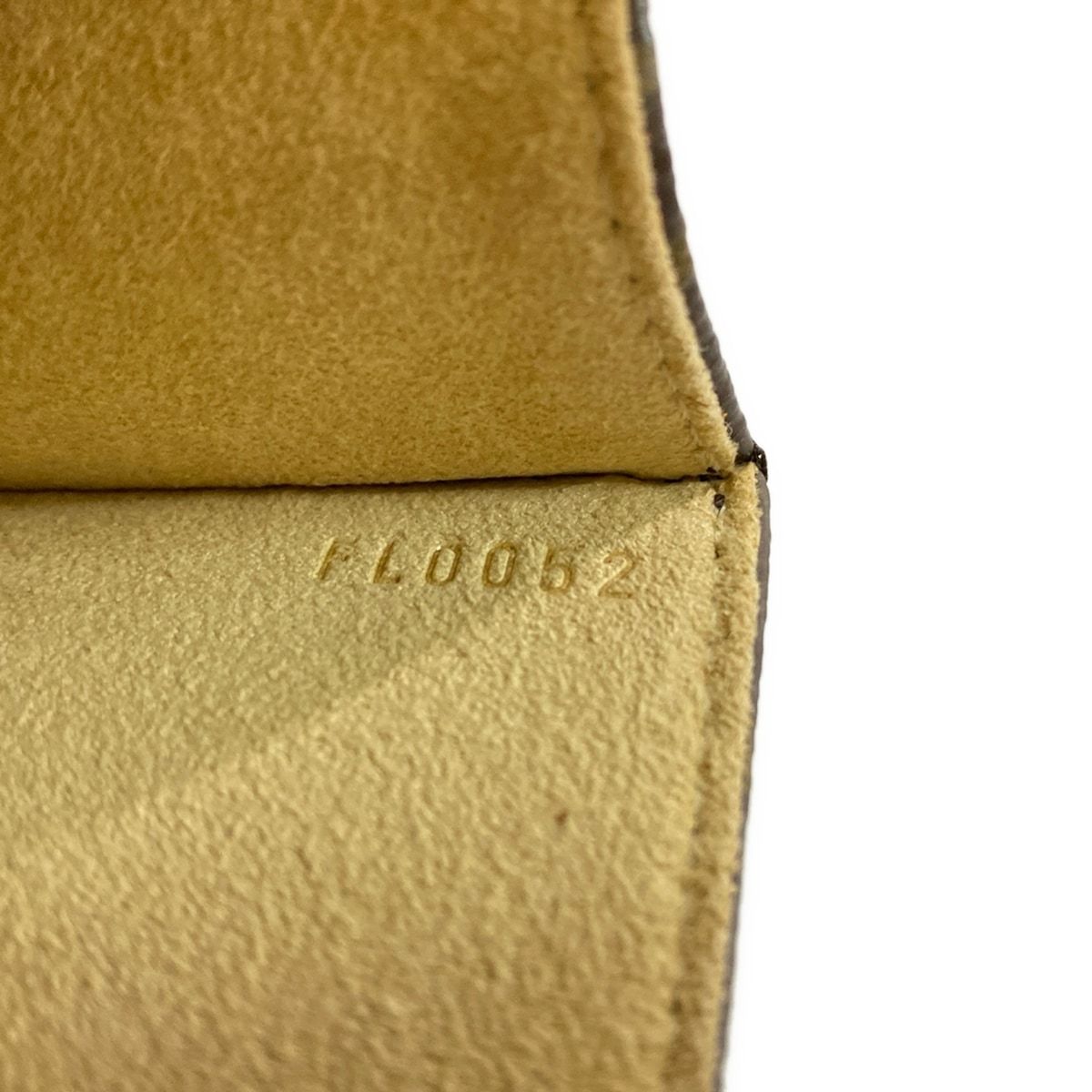 油彩 中谷泰「磯岩1 M10号」