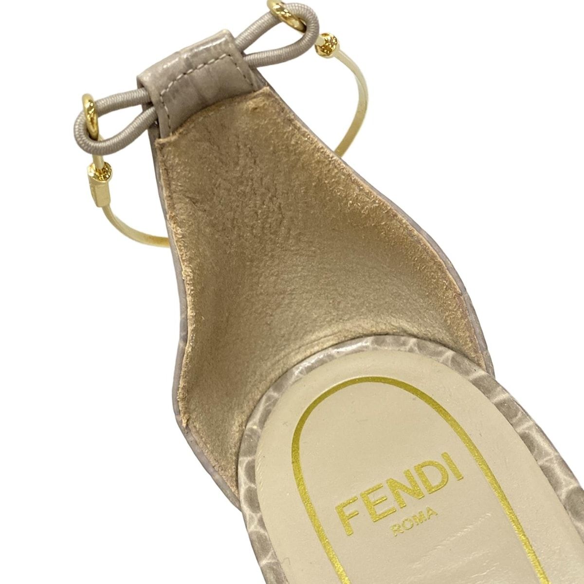 ベージュ×ゴールド