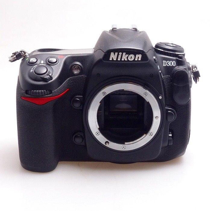 ニコン Nikon D300 ボデイ