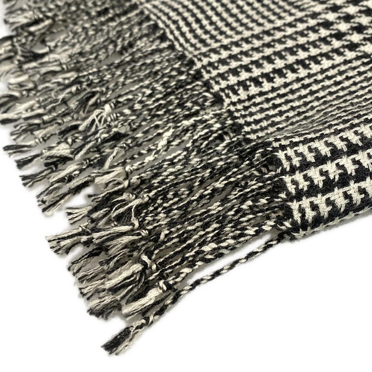 - アイボリー×黒