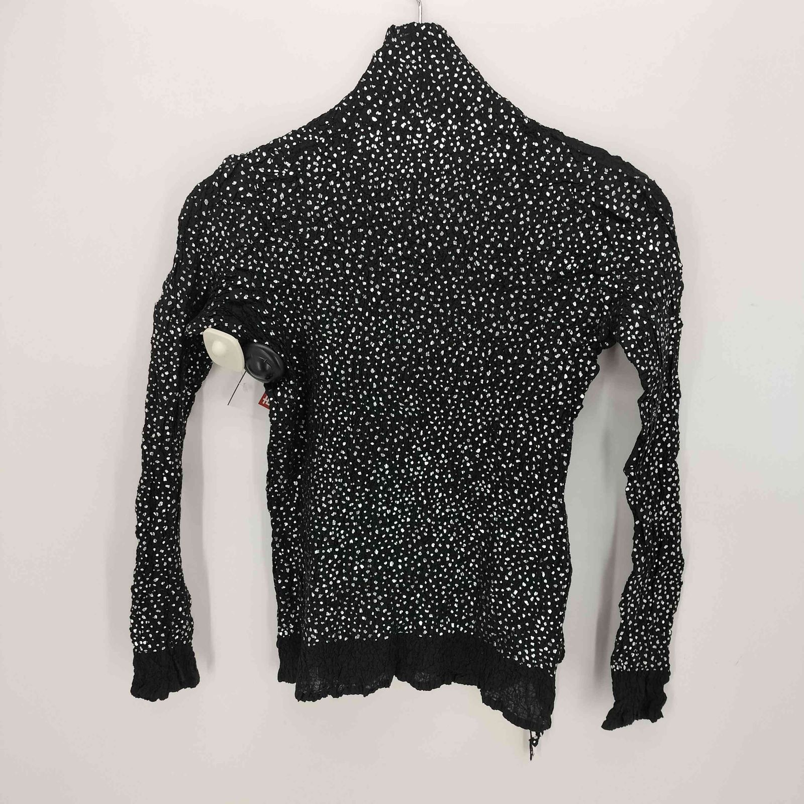 【新品】me イッセイミヤケ　シワ加工　トップス 中古・古着通販】me ISSEY MIYAKE (ミーイッセイ ミヤケ) シワ加工