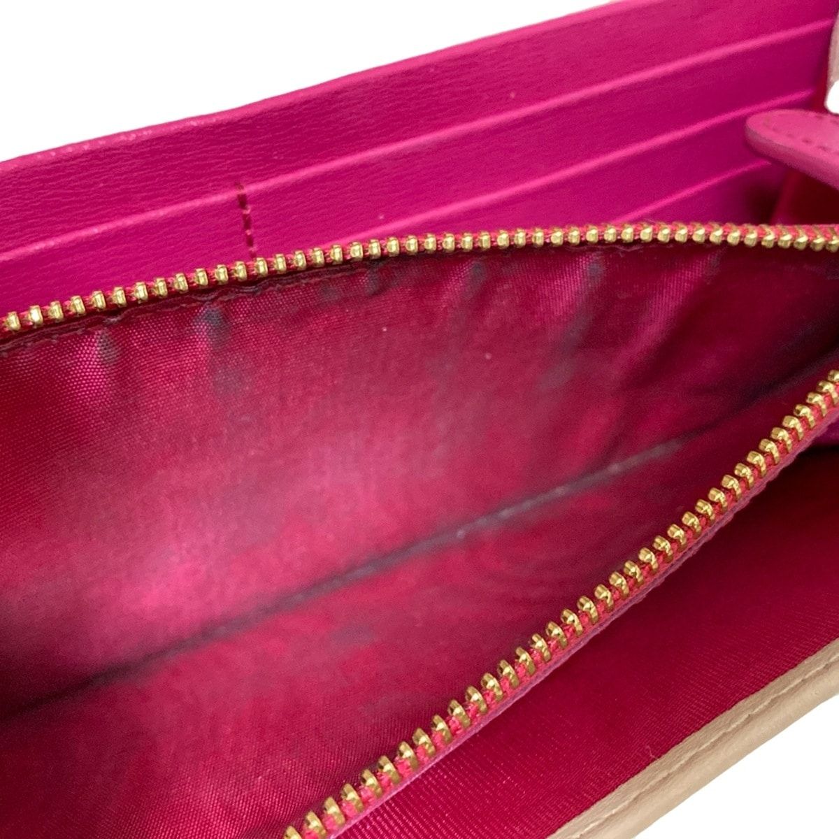 サルバトーレフェラガモ 長財布