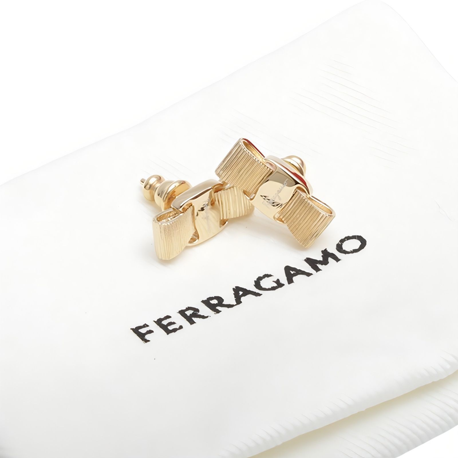 フェラガモ FERRAGAMO ピアス レディース ゴールド アクセサリ ヴァラ リボン おしゃれ 誕生日 記念 プレゼント ギフト