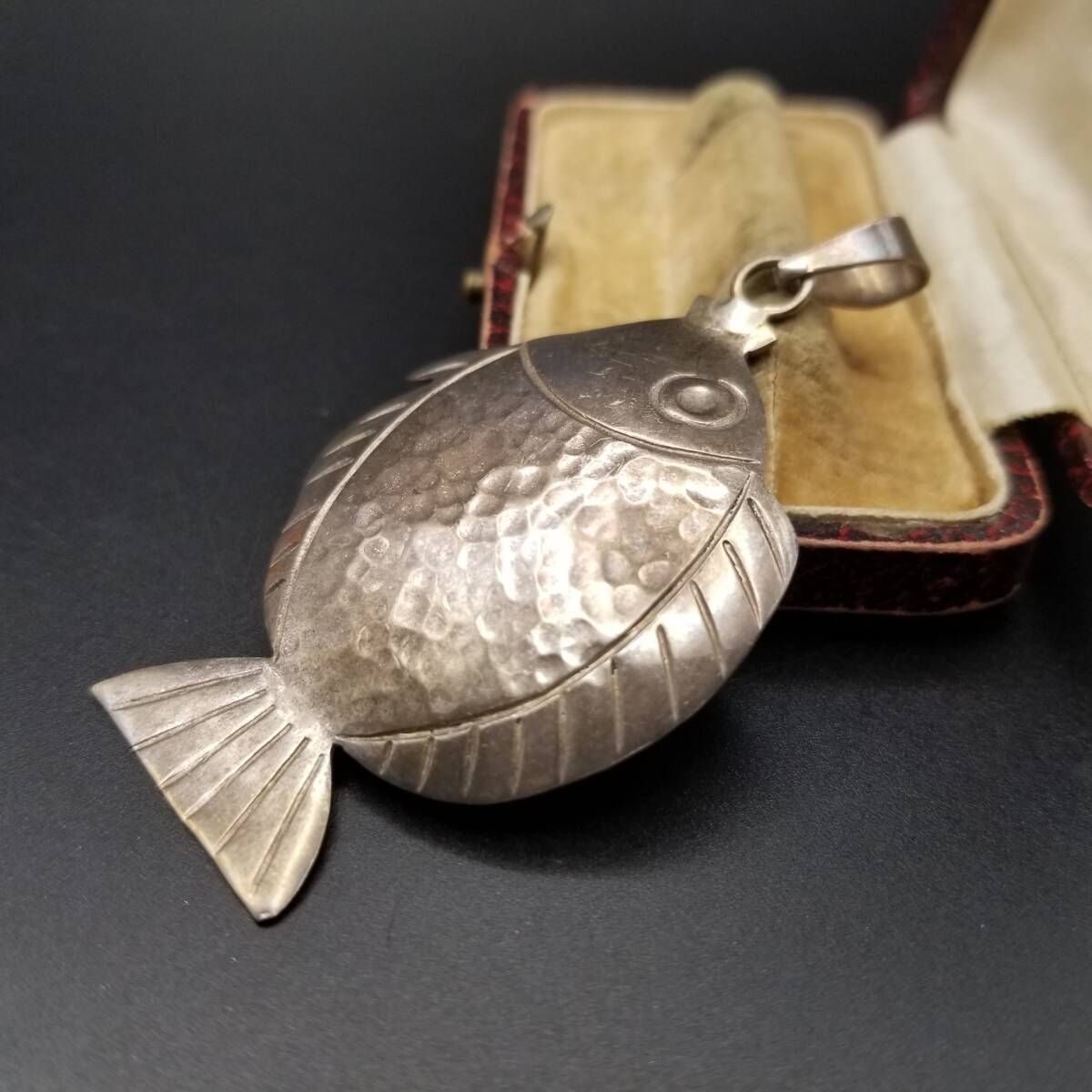 メキシコ 925 シルバー ヒラメ 魚 ヴィンテージ フィッシュ チャーム 銀 ペンダントヘッド Mexico 大ぶり 個性派ジュエリー Y 24-T