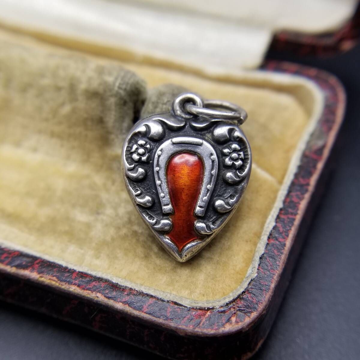 WWII期 ヴィンテージ スウィートハートジュエリー ホースシュー 小花 チャーム 925 シルバー ペンダントヘッド 銀 フローラル Y25-E