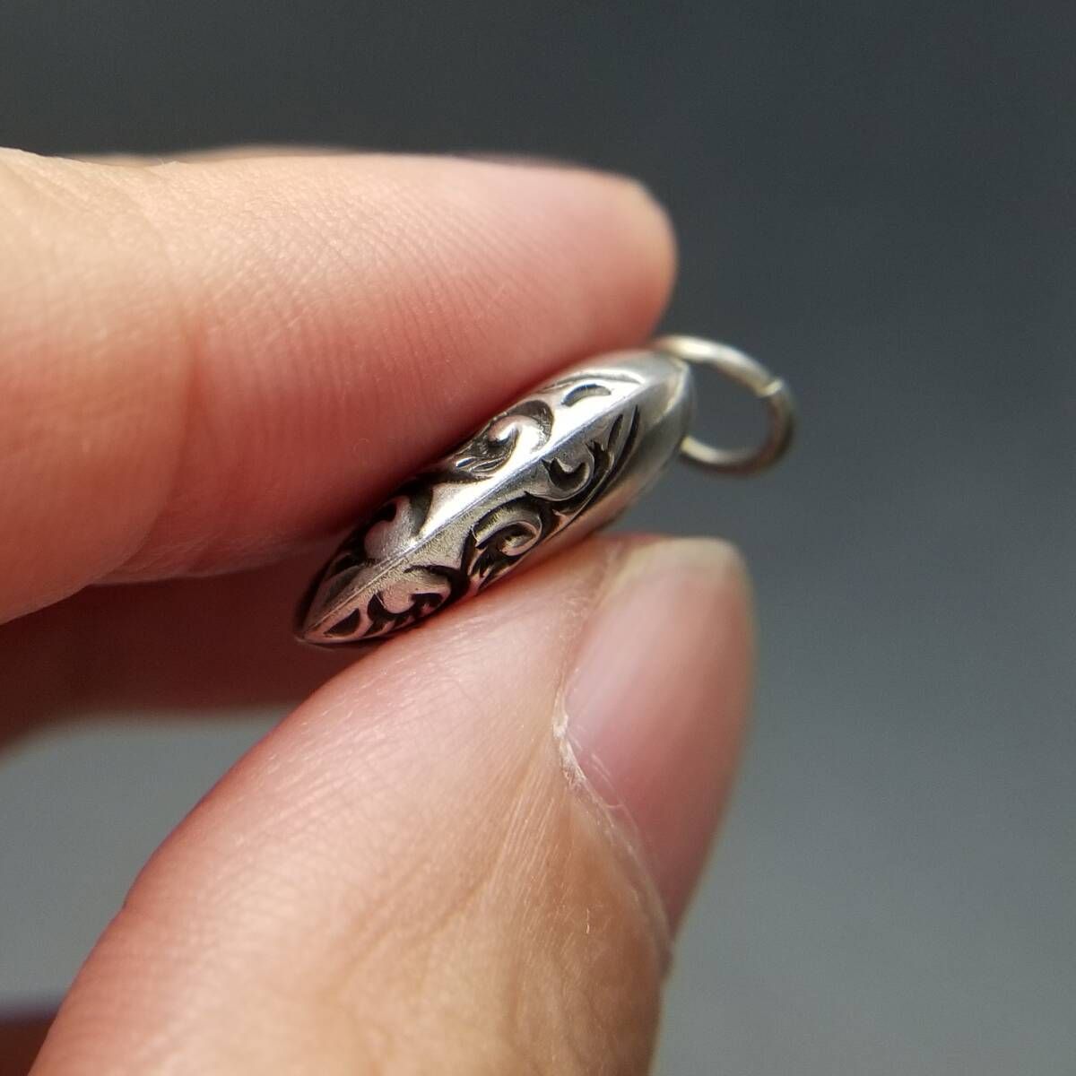  WWII期 ヴィンテージ スウィートハートジュエリー アールヌーヴォー チャーム 925 シルバー ペンダントヘッド 銀 レトロ 唐草模様 Y 25-E チャーム アクセサリー