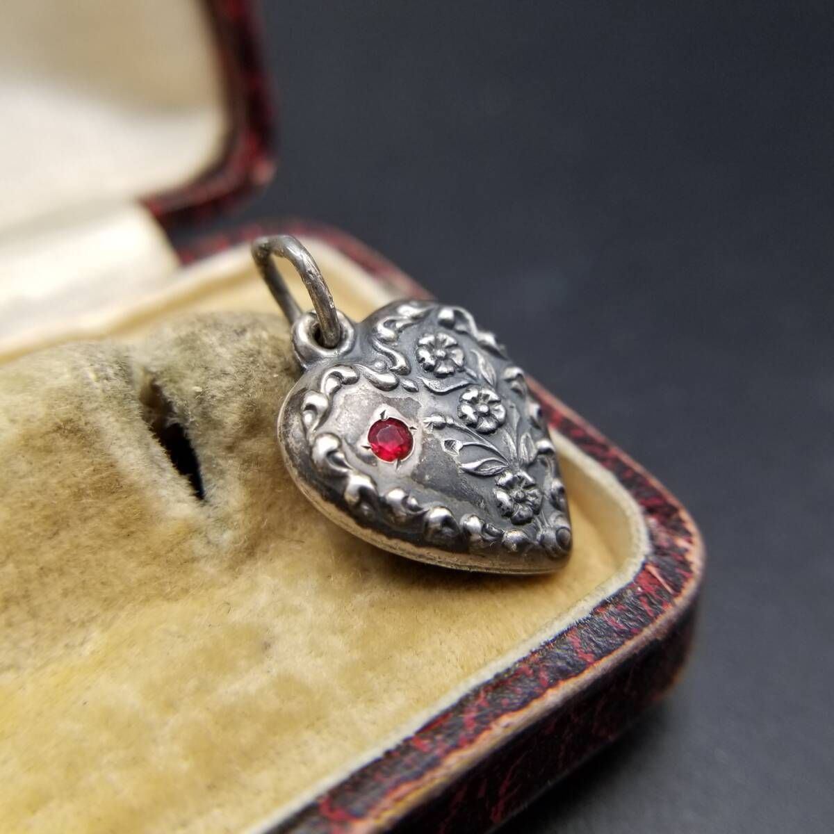 ペンダントヘッド