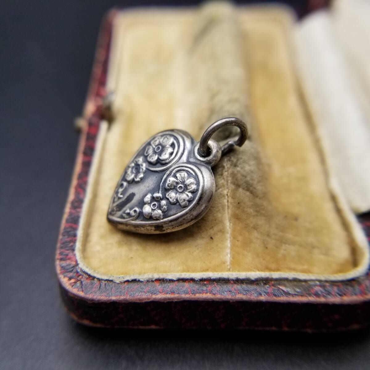 WWII期 ヴィンテージ スウィートハートジュエリー 小花 フローラル チャーム 925 シルバー ペンダントヘッド 銀 レトロ Y 25-D