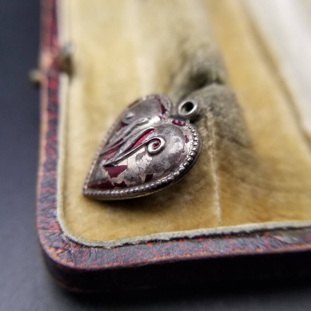 WWII期 ヴィンテージ スウィートハートジュエリー イニシャルレター W チャーム 925 シルバー ペンダントヘッド 銀 彫金 Mama Y 25-E