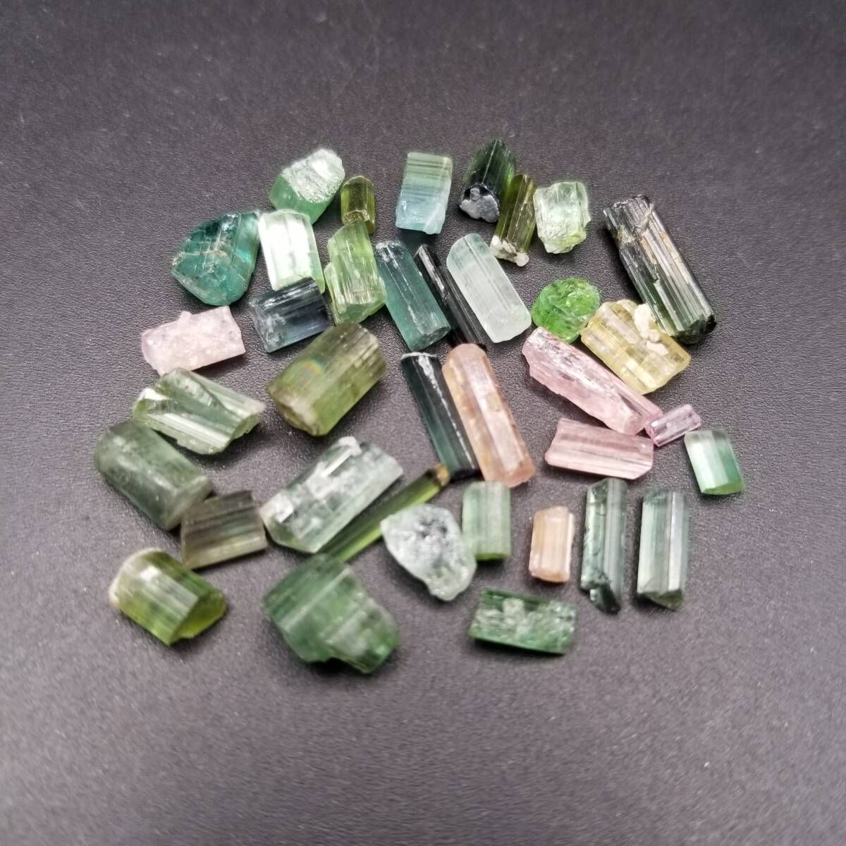 【アフガニスタン産】トルマリン原石 アフガニスタン産トリカラートルマリン原石 15.0カラット