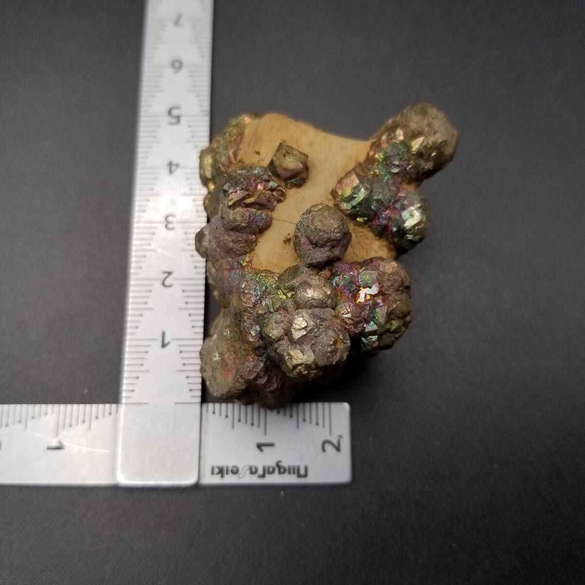 パキスタン産 パイライト メタリック クリスタル リモナイト 共生鉱物