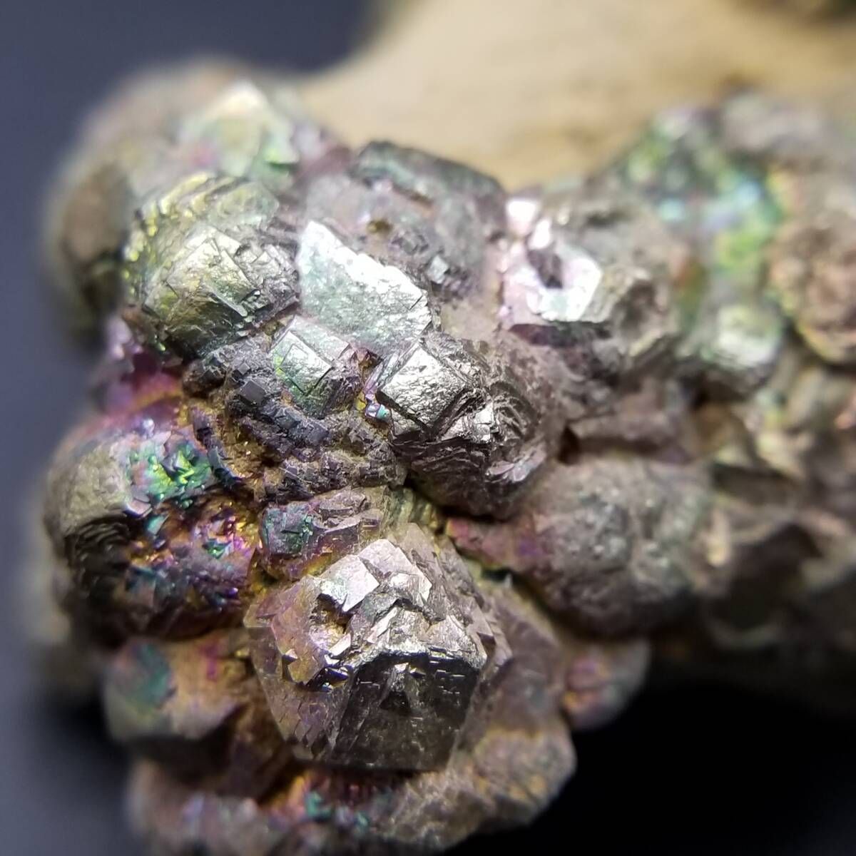 パキスタン産 パイライト メタリック クリスタル リモナイト 共生鉱物