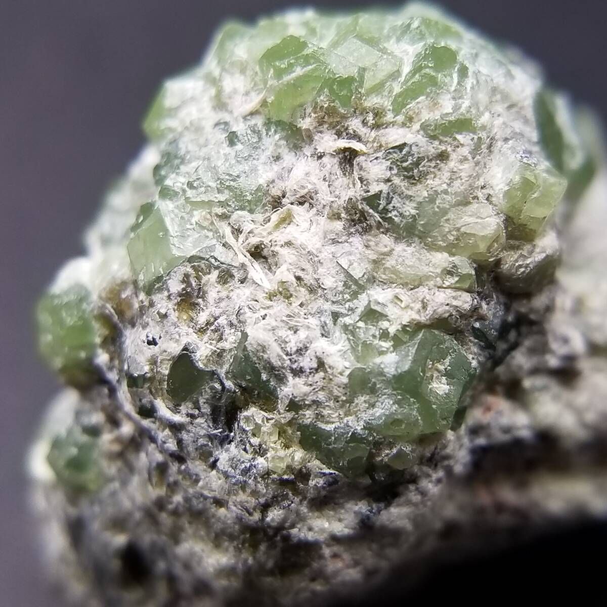 大型標本 デマントイドガーネット 【10】/ パキスタン産 / 鉱物標本 原石 大型標本 デマントイドガーネット 【10】/ パキスタン産 / 鉱物標本 原石